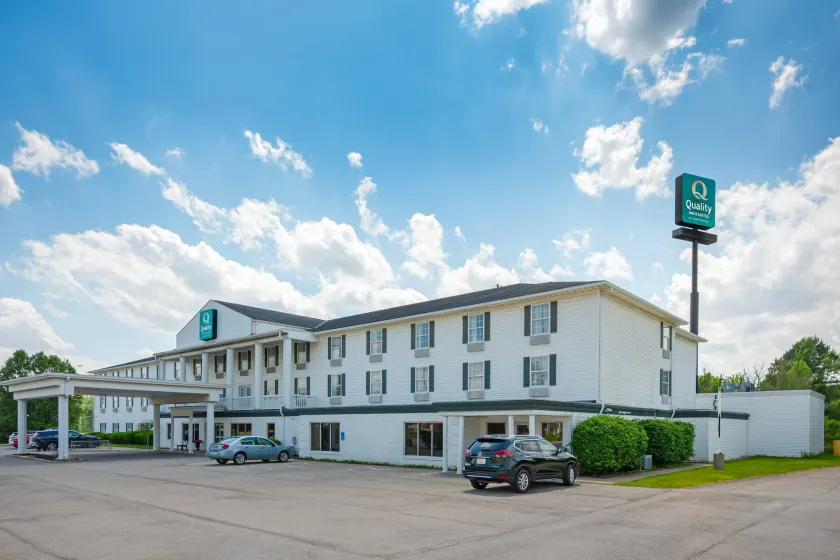 Quality Inn & Suites Bellville - Mansfield - Image 1