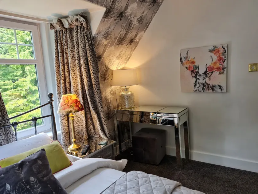 Eagle View Guest House - Image 1