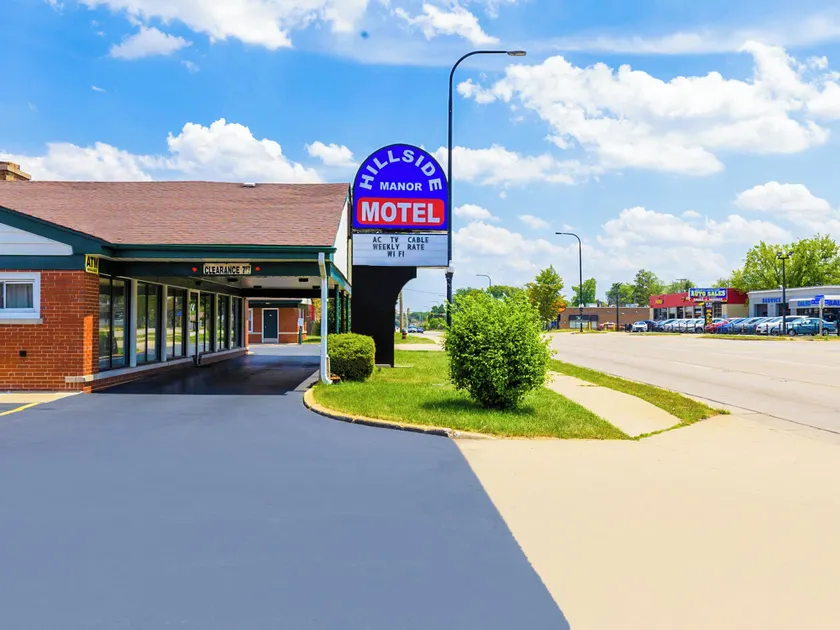 Manor Motel By OYO Near Oak Brook/Chicago Westchester - Image 1