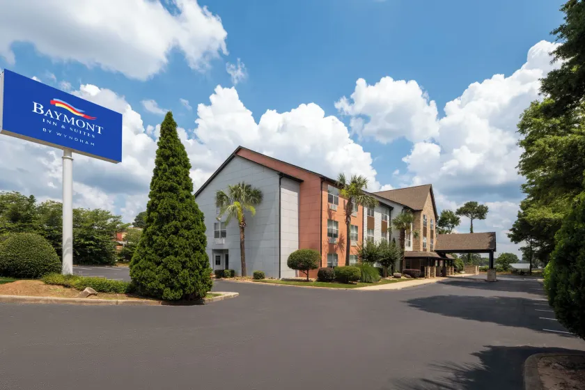 Baymont Inn & Suites by Wyndham Morrow - Atlanta I-75 South - Image 1