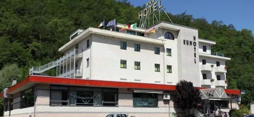 Euro Hotel - Image 1