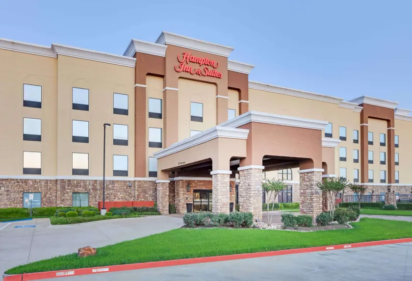 Hampton Inn & Suites Dallas-Arlington-South - Image 1