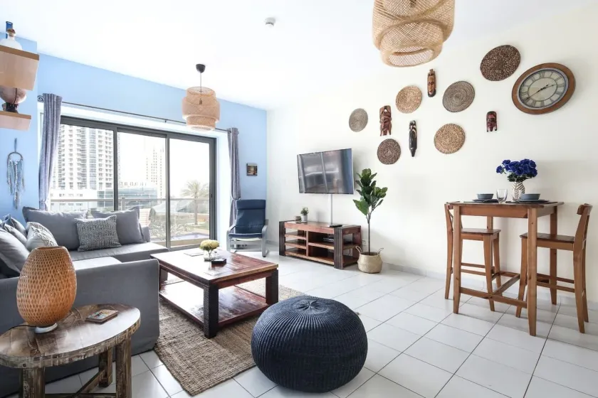 Trendy & Modern 1BR in Marina - Sleeps 4! - Image 1