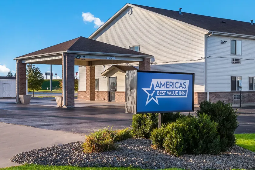 Americas Best Value Inn-Wenona - Image 1