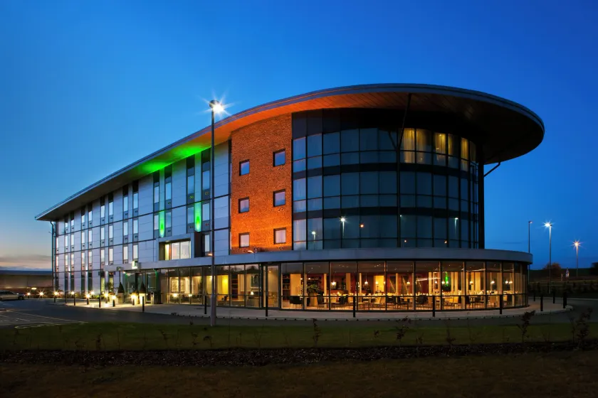 Holiday Inn Salisbury - Stonehenge by IHG - Image 1