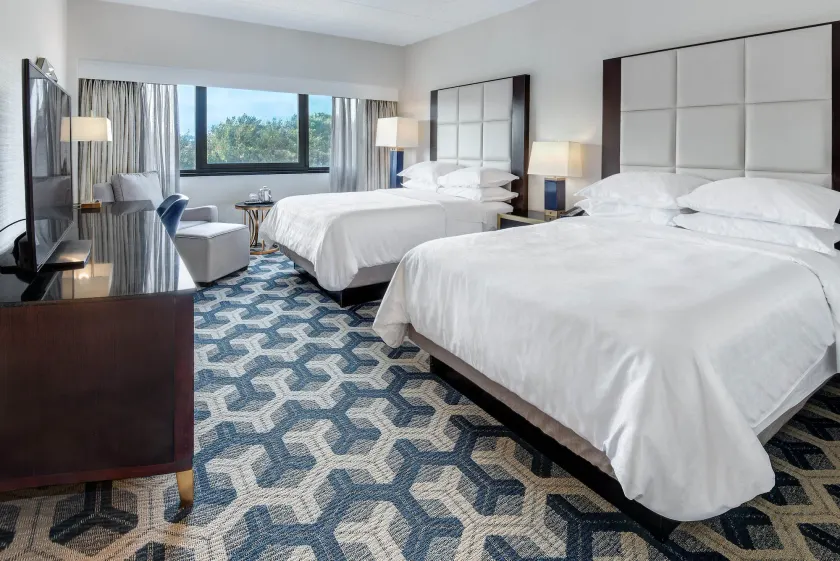 Sheraton Eatontown Hotel - Image 1