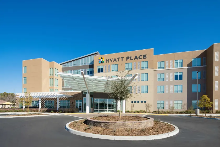 Hyatt Place Bakersfield - Image 1