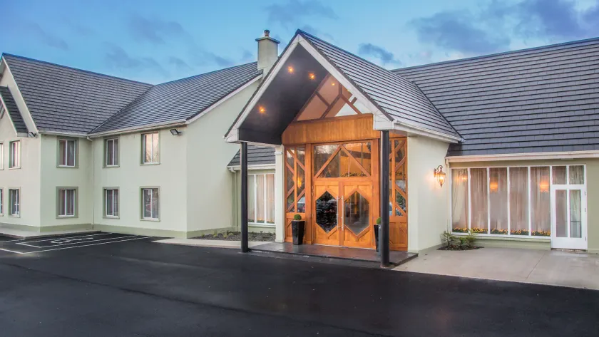 Longcourt House Hotel - Image 1