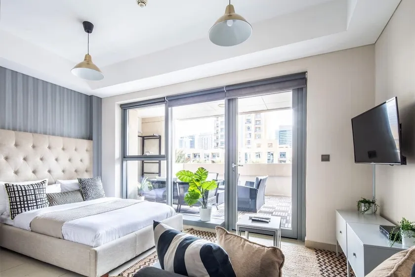 Spacious + Functional Studio Apt in Downtown Dubai - Image 1
