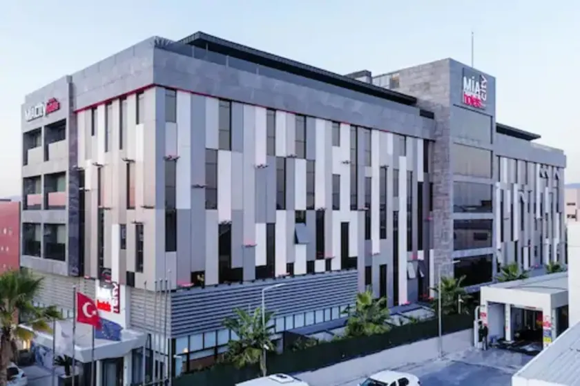 Mia City Hotel - Image 1
