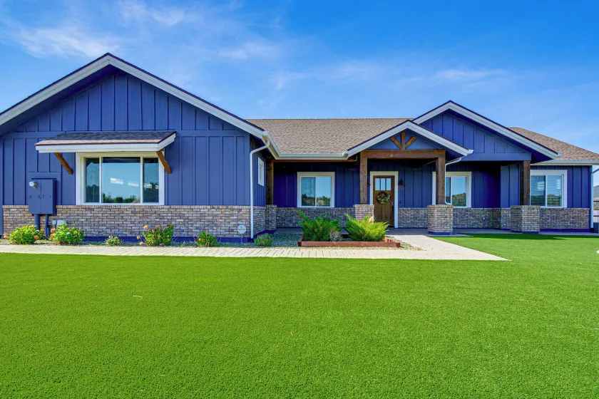 Equine-friendly Stay: Horse Stable Access, Hot Tub - Image 1