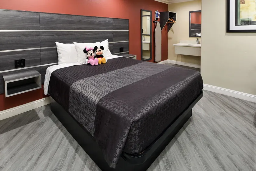 Pacific Inn Anaheim - Image 1