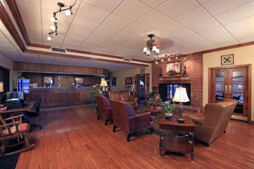 Plaza Inn Midland - Image 1