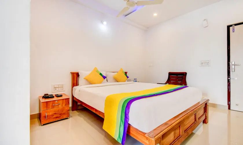 Itsy Hotels Vijaya Comforts, with BAR & restaurant - Image 1