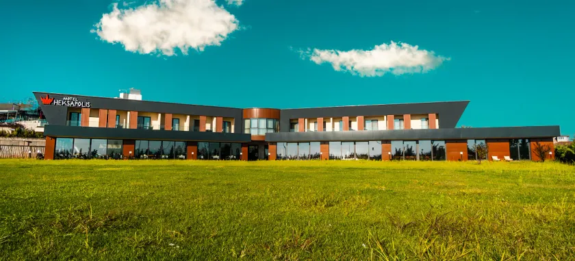 Motel Heksapolis - Image 1