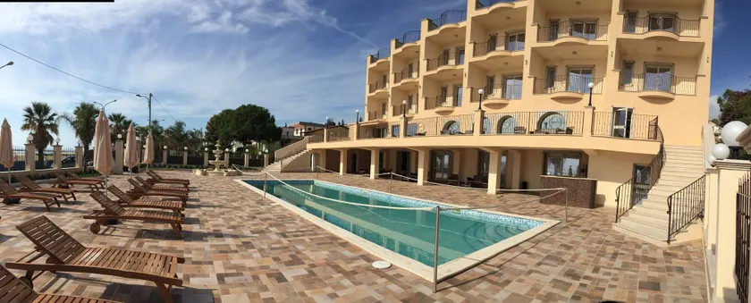 Hotel Riviera Palace - Image 1