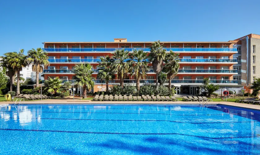 Hotel Surf Mar - Image 1