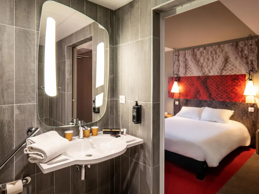 ibis Moulins - Image 1