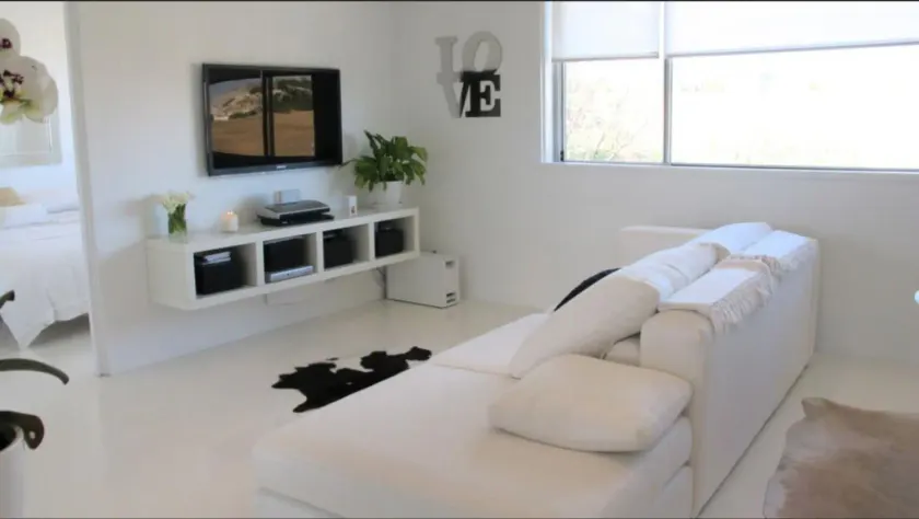 Bondi Beach Getaway - Image 1
