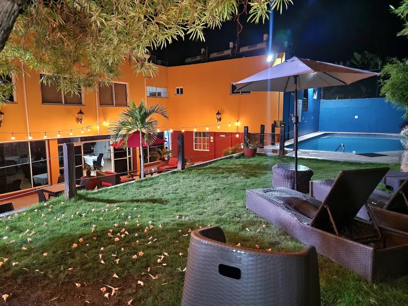 Altamont West Hotel - Image 1