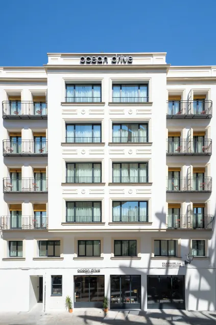 Ocean Drive Sevilla - Image 1