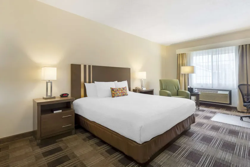 Best Western Plus The Inn at Horse Heaven - Image 1
