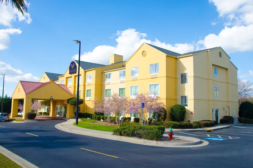 Eagles Nest Inn - Image 1