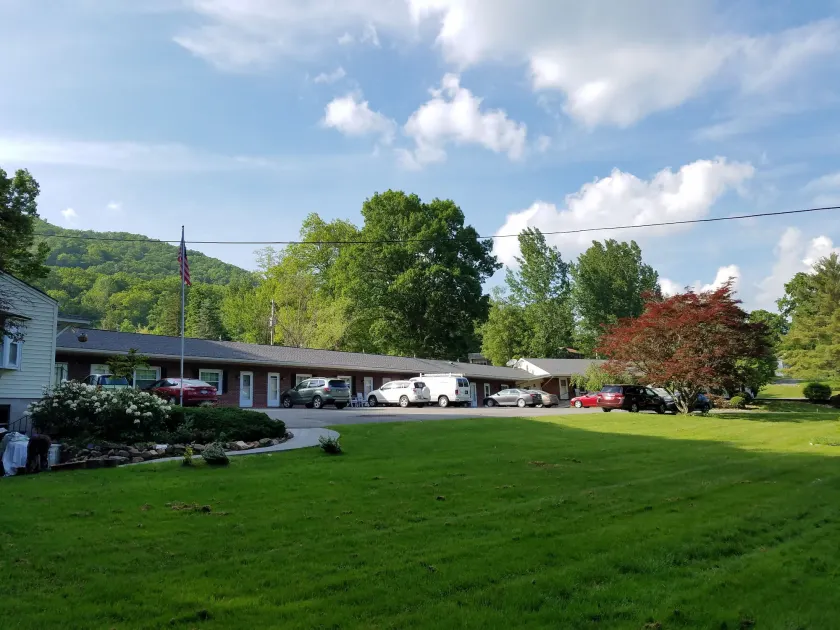 Roseloe Motel - Image 1