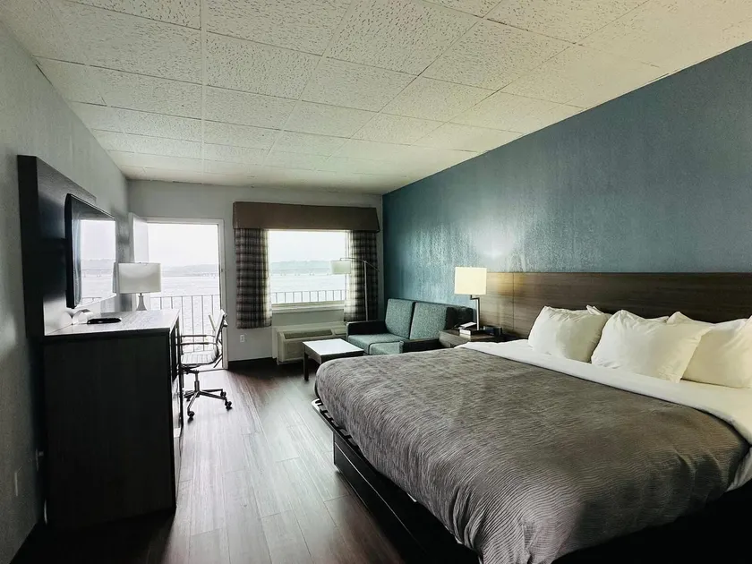 Quality Inn - On The Lake Clarksville-Boydton  - Image 1