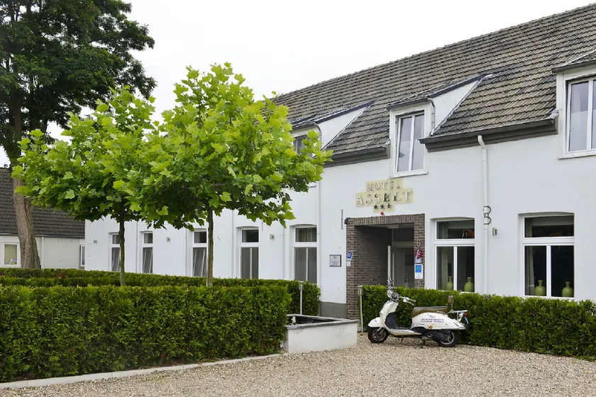 Hotel Asselt - Image 1