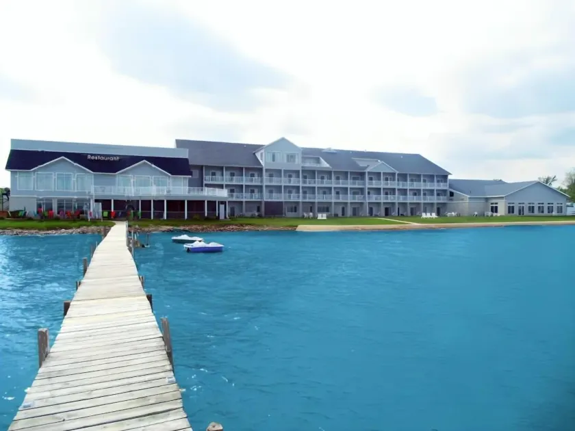 Lakeside Resort & Conference Center - Image 1