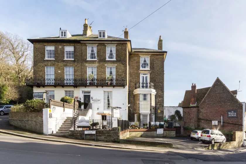 Hubert House Guesthouse - Image 1