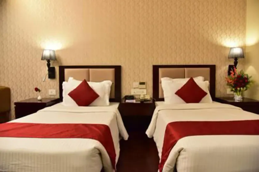 Royal Indu Hotel - Image 1