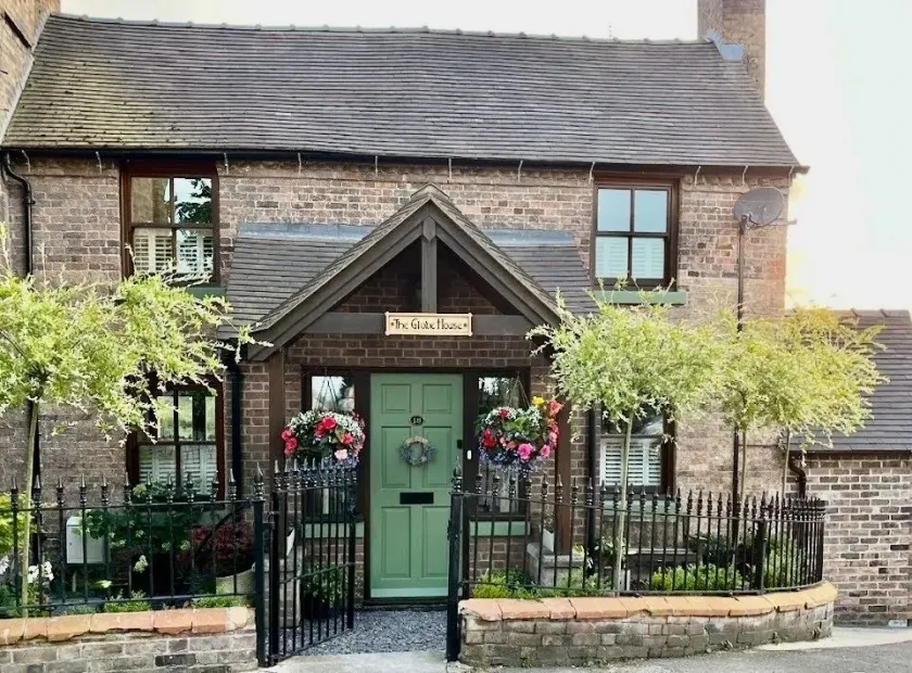The Globe House - Image 1