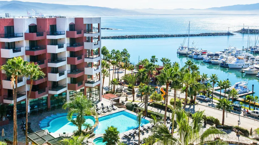 Hotel Coral & Marina - Image 1