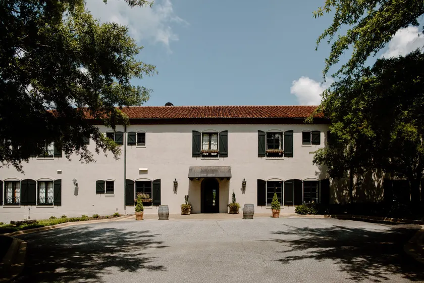 Hotel Domestique - Image 1