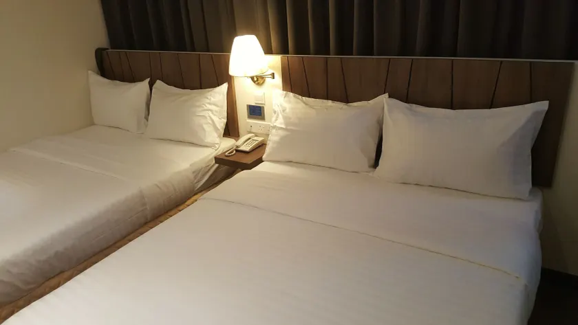 9 Square Hotel - Seri Kembangan - Image 1
