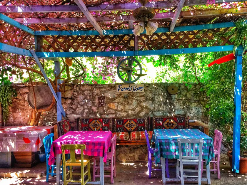 Parmis Rooms - Image 1