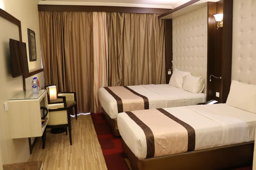 Al Khaleej Grand Hotel - Image 1