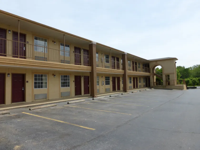 Red Roof Inn Columbia, TN - Image 1