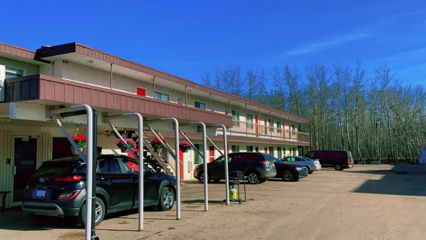 Red Rest Motel - Image 1