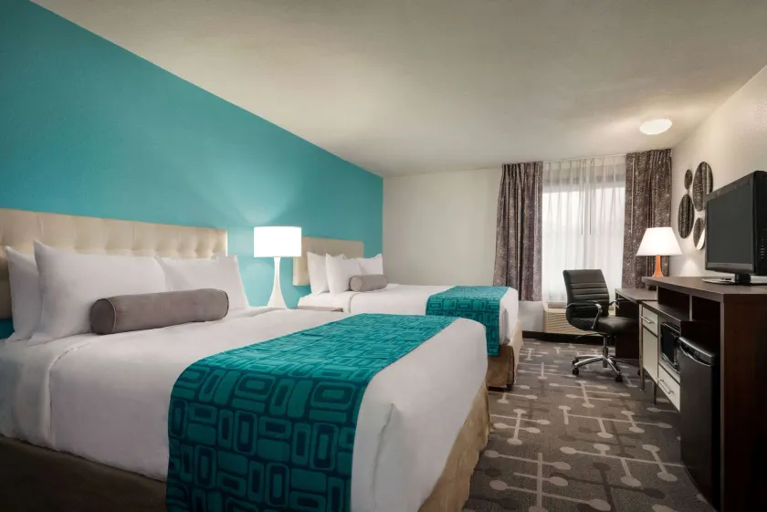 Howard Johnson by Wyndham Appleton - Image 1
