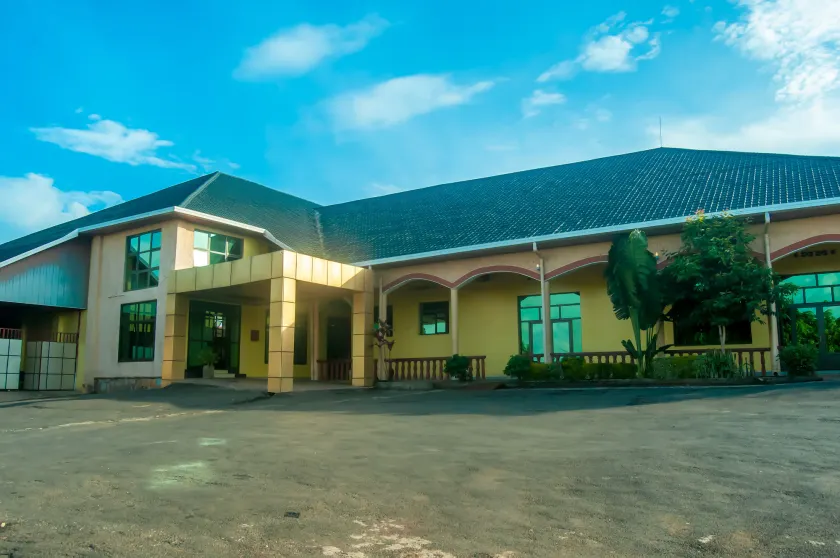 Hotel Hilltop Country Club - Image 1