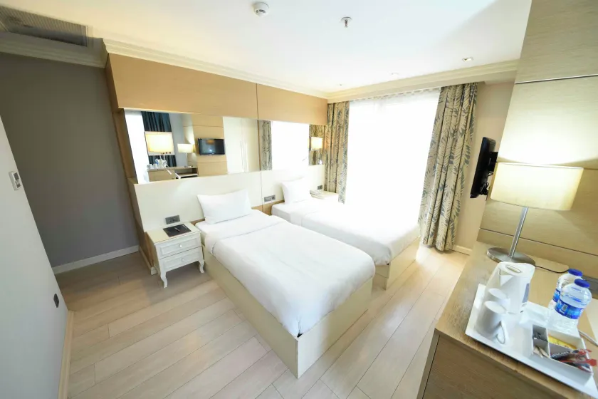 Le Mirage Hotel - Image 1