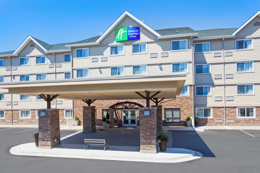 Holiday Inn Express Hotel & Suites Uptown Fredericton by IHG - Image 1