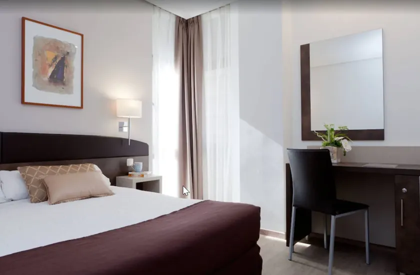 Hotel Villamadrid - Image 1