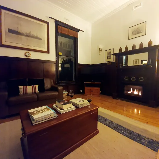 Point Lonsdale Guest House - Image 1