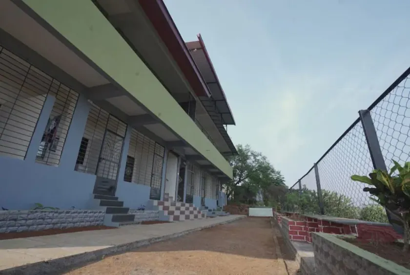 Hilltop Retreat - Image 1