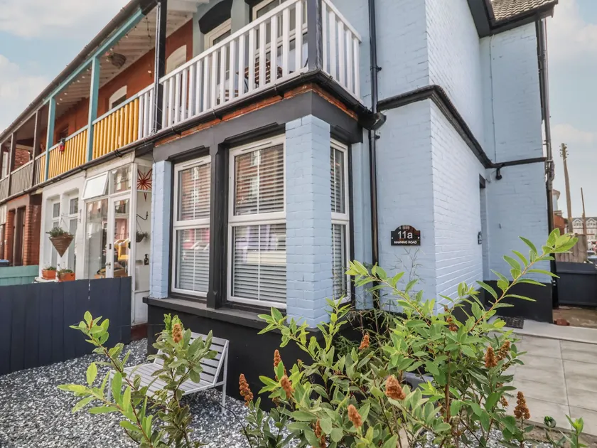 11a Manning Road - Image 1
