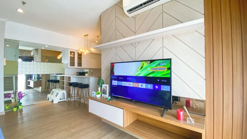 Modern Look 2BR at Puri Garden Apartment By Travelio - Image 1